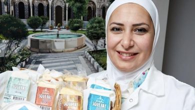 صورة من الصيدلة إلى صناعة الجبن ..لاجئة سورية تفتتح مشروعها في بريطانيا وتحصد جوائز