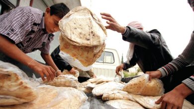 صورة بعد معاناتهم مع الآلية الجديدة لتوزيع الخبز… موالون في طرطوس يهاجمون النظام السوري