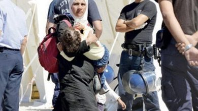 صورة مهاجرون سوريون في قبرص يعانون محنة الانفصال عن أطفالها