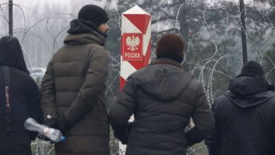 صورة بولندا: بيلاروسيا رحلت 3 آلاف سوري وعراقي إلى بلادهم