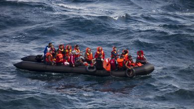 صورة إنقاذ 16 سورياً من الغرق قبالة السواحل التونسية