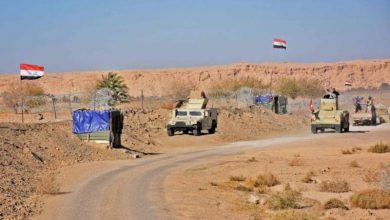 صورة العراق يعلن الانتهاء من حفر خندق على طول الحدود مع سوريا