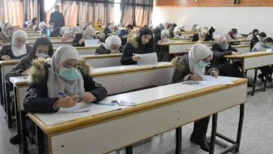 صورة حكومة النظام تعجز عن تأمين أوراق للامتحانات وتدرس إلغاء الصف العاشر