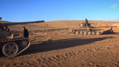 صورة داعش يبث مقاطع مصورة تثبت امتلاكه دبابات في البادية