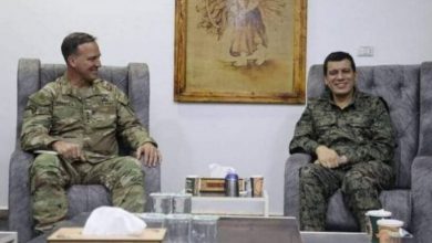 صورة قائد العمليات الأمريكية الجديد في الشرق الأوسط يجري زيارة إلى شمال شرق سوريا