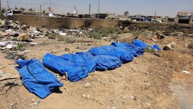 صورة قوات النظام تعثر على على مقبرة جماعية في الرقة تضم 30 جثة