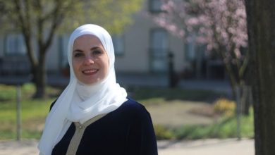 صورة السورية نور ملاح ..من لاجئة إلى مرشحة في البرلمان السويدي