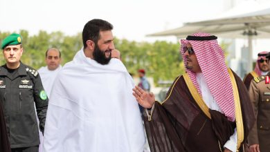 صورة قبل مغادرة السعودية.. الشرع والشيباني يؤديان مناسك العمرة