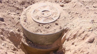 صورة مقتل شاب وإصابة آخر بانفجار لغم من مخلفات الحرب شرقي دير الزور