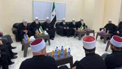 صورة وفد من وجهاء السويداء في داريا والأمن العام يفرض سيطرته على أشرفية صحنايا