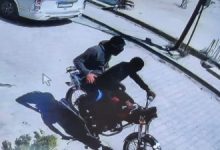 صورة قتلى وجرحى بهجوم مسلح على مكتب بيع سيارات في اعزاز شمالي حلب
