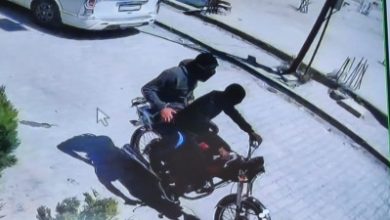 صورة قتلى وجرحى بهجوم مسلح على مكتب بيع سيارات في اعزاز شمالي حلب