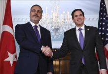 صورة فيدان يؤكد لنظيره الأميركي ضرورة رفع العقوبات عن سوريا