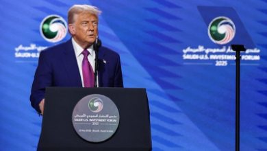 صورة الرئيس الأميركي يعلن رفع العقوبات عن سوريا لمنحها فرصة للازدهار