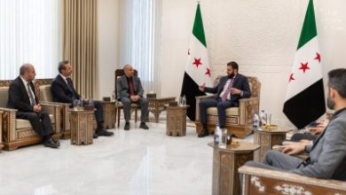 صورة الرئيس الشرع يلتقي وزير الطاقة التركي في قصر الشعب بدمشق