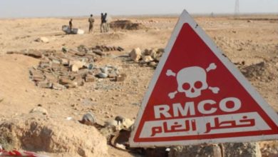 صورة مقتل شخصين بانفجار لغم أرضي من مخلفات الحرب شرقي دير الزور