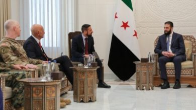 صورة الشرع يلتقي باراك وترمب سيعلن سوريا دولة “غير راعية للإرهاب” قريباً