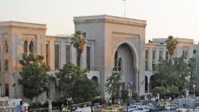 صورة مرسوم رئاسي بإعادة 63 قاضيا منشقا في عهد النظام السابق إلى مناصبهم