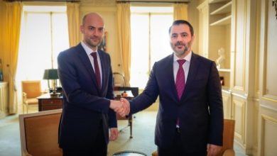 صورة الشيباني ونظيره الفرنسي يبحثان سبل دعم الاستقرار السياسي والاقتصادي في سوريا