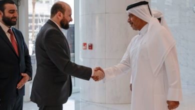 صورة وزير الطاقة يعلن بدء تنفيذ الاتفاقية مع مجموعة UCC القابضة