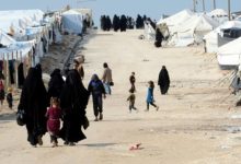 صورة السفارة الأمريكية: ملتزمون بعودة السوريين من مخيمات شمال شرق سوريا إلى ديارهم