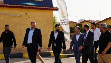 صورة رئيس الهيئة العامة للمنافذ البرية والبحرية يزور معبر البوكمال لمتابعة سير العمل
