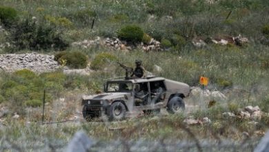 صورة اعتقال 3 أشخاص خلال اقتحام قوات الاحتلال مزرعة في ريف القنيطرة الجنوبي