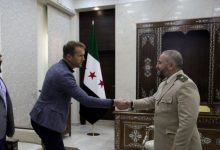 صورة وزير الدفاع يناقش مع وفد عسكري من هولندا سبل تعزيز التعاون الثنائي