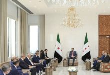 صورة الرئيس الشرع يبحث تعزيز التعاون الاقتصادي مع وفد الغرف والبورصات التركية