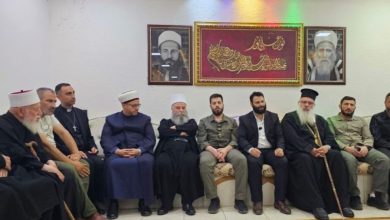 صورة مشايخ السويداء يبحثون مع وفد حكومي آليات انتشار القوى الأمنية