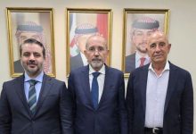 صورة الوزير الشيباني يلتقي المبعوث الأمريكي ووزير الخارجية الأردني لبحث اتفاق السويداء