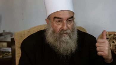 صورة الهجري يرفض استقبال و دخول الوفد الحكومي إلى السويداء