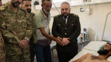 صورة وزير الدفاع يزور جرحى الجيش الذين أصيبوا في السويداء