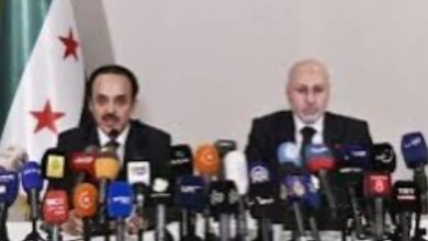 صورة المرجعية العلوية تنتقد لجنة التحقيق وتقترح حلاً فدرالياً شاملاً لسوريا