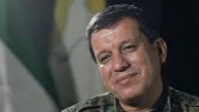 صورة مظلوم عبدي يتحدث عن تسليم مؤسسات الدولة للحكومة السورية