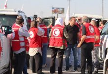 صورة قافلة مساعدات إنسانية تستعد لدخول السويداء