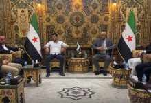 صورة وفد من حزب العدالة والتنمية التركي يلتقي محافظ دير الزور