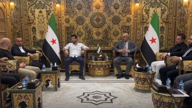 صورة وفد من حزب العدالة والتنمية التركي يلتقي محافظ دير الزور