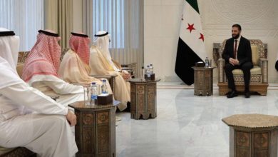 صورة الرئيس الشرع يبحث مع مساعد وزير الاستثمار السعودي تعزيز التعاون الاقتصادي