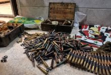 صورة الأمن الداخلي ينفذ عملية أمنية دقيقة في دير الزور ويصادر ذخيرة ورموز للنظام البائد