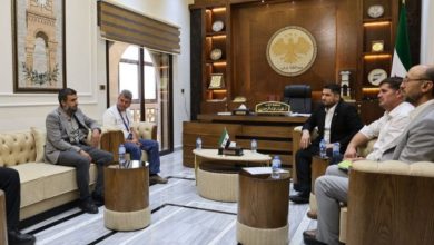 صورة محافظ إدلب يلتقي وفداً من منظمة “الفاو” لبحث سبل تطوير الإنتاج الزراعي وإدارة المياه