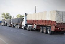صورة مكوّنة من 84 شاحنة.. دخول قافلة إغاثية وتجارية جديدة إلى السويداء