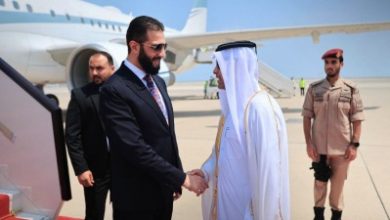 صورة الرئيس الشرع يصل إلى الدوحة للمشاركة في القمة العربية الإسلامية الطارئة