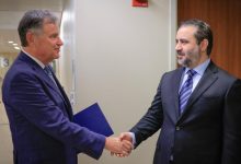 صورة الشيباني يلتقي اللجنة الأمريكية للحريات الدينية العالمية في واشنطن