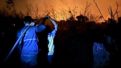 صورة فرق الدفاع المدني تواصل جهودها لإخماد الحرائق في ريفي حمص وطرطوس
