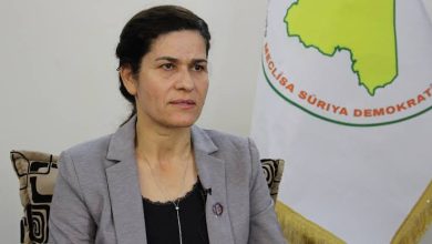 صورة إلهام أحمد: يمكن أن يتسلم أحد من “قسد” وزارة الدفاع أو رئاسة الأركان في سوريا