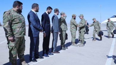 صورة وزير الدفاع يستقبل وفداً عسكرياً تركياً رفيع المستوى