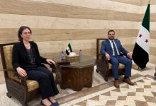صورة المبعوثة البريطانية تلتقي رئيس اللجنة العليا للانتخابات وتناقش نتائج العملية الانتخابية