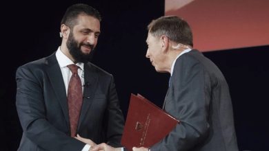 صورة بتريوس: نجاح الشرع هو نجاحنا و”قسد” ستُدمج في الجيش السوري