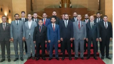 صورة الرئيس الشرع يبحث مع رجال أعمال سوريين في الصين دعم الاقتصاد الوطني